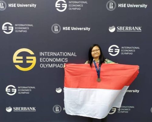 Gabriella Caryn Nanda JUARA 2 INTERNATIONAL ECONOMICS OLYMPIADE 2019 - RUSIA